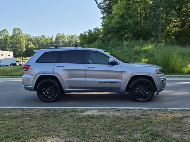 Used 2019 Silver Jeep Altitude image 14