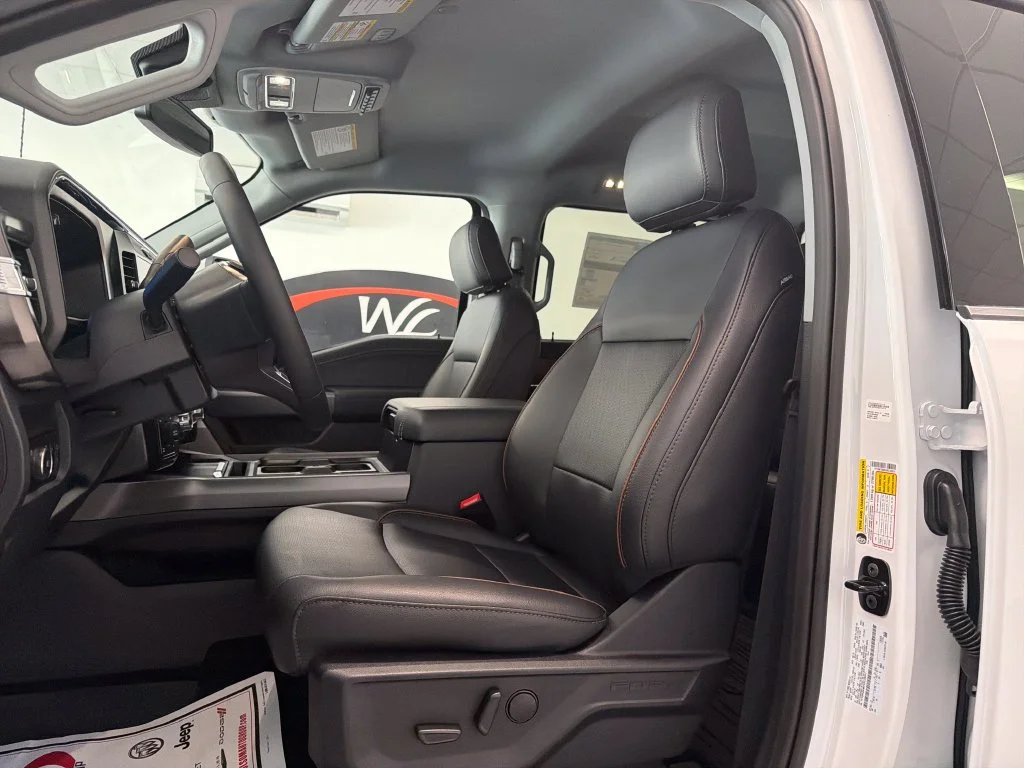 New 2027 Oxford White Ford F-250® Lariat® image 13