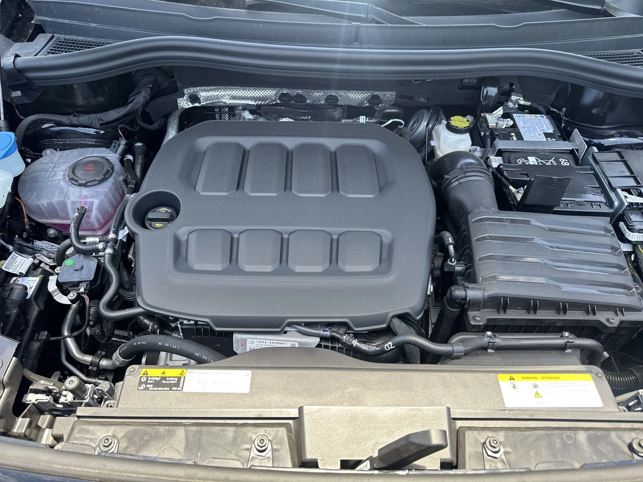 New 2026 Deep Black Pearl Volkswagen SE image 33