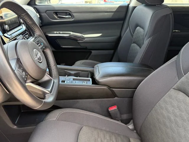 Used 2024 White Nissan SV image 9
