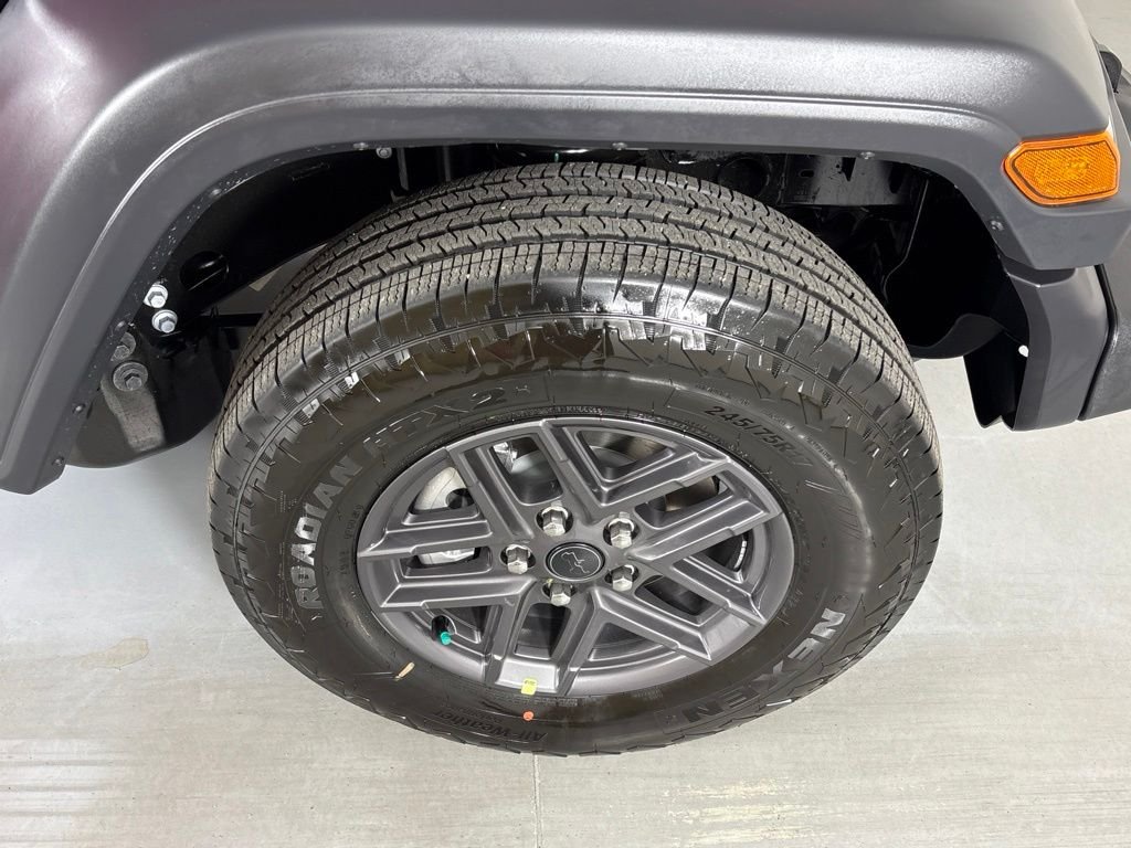 New 2026 Tuscadero Pearlcoat Jeep Sport S image 11