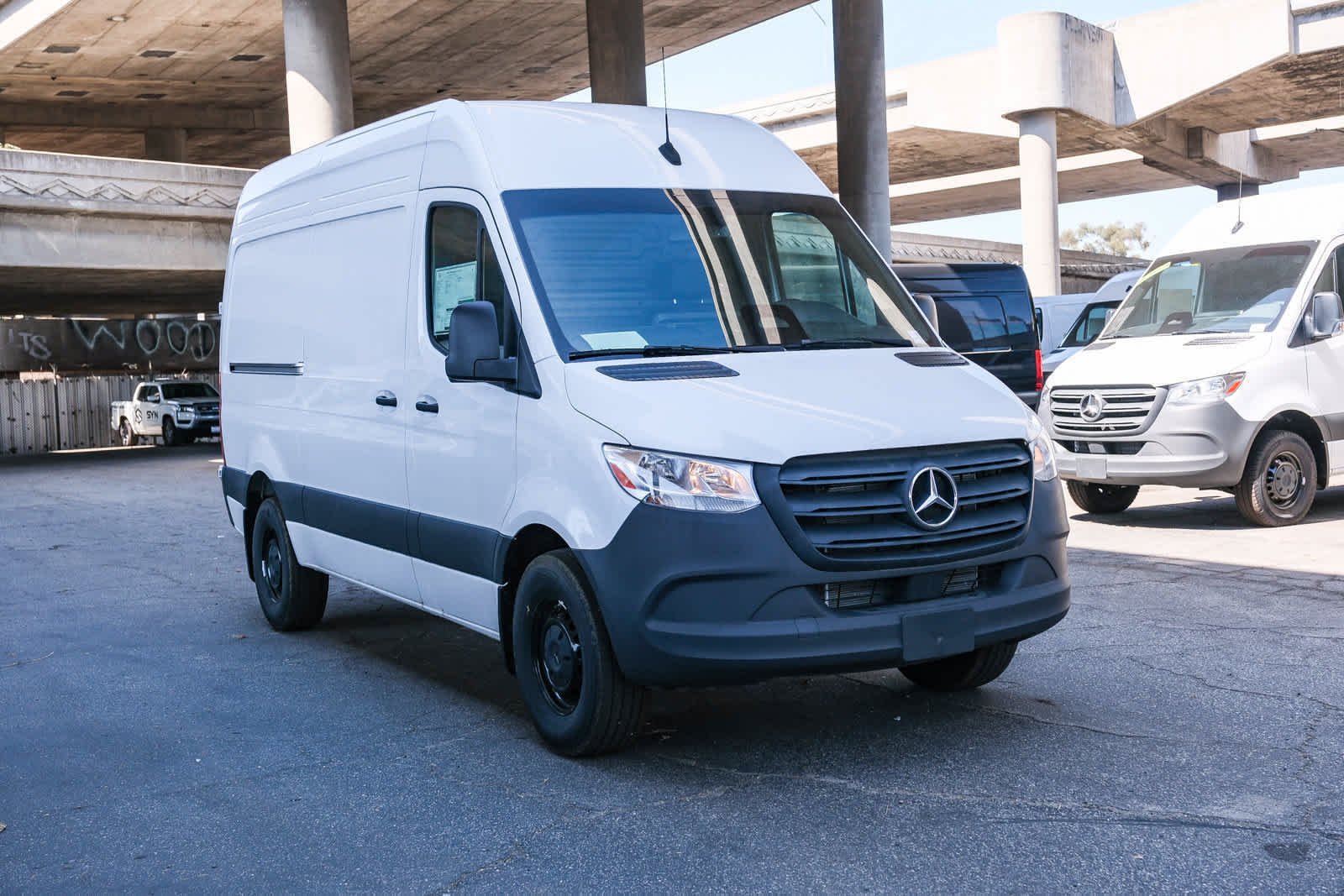 New 2025 Arctic+White Mercedes-Benz Cargo 144 WB  RWD 2.0L 4-Cylinder image 3