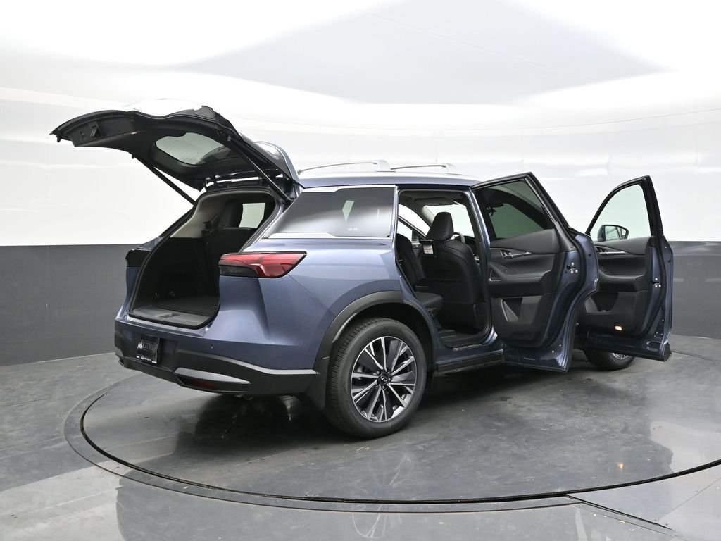 New 2027 MOONBOW BLUE INFINITI Luxe AWD image 47