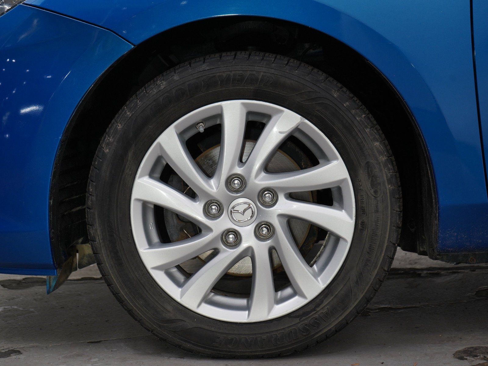 Used 2012 Sky Blue Mica Mazda i Grand Touring image 27