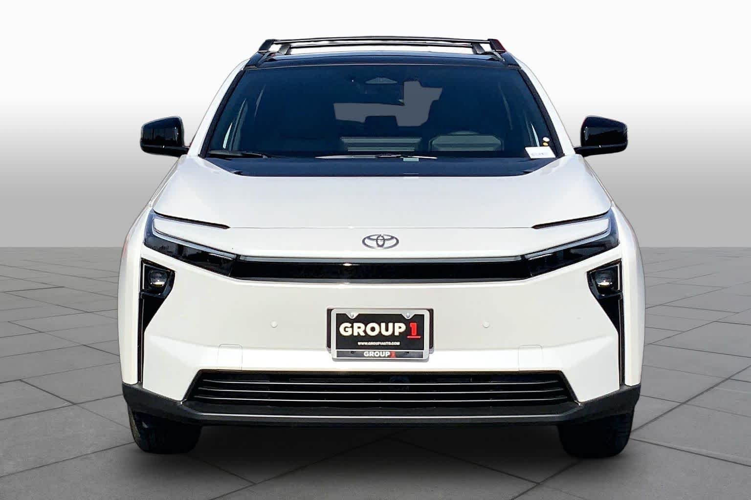 New 2026 Wind Chill Pearl Toyota XLE image 3