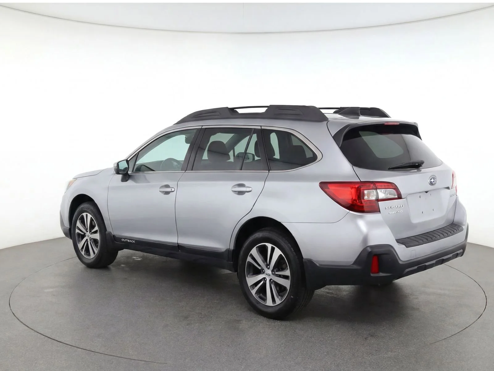 Used 2019 Tungsten Metallic Subaru Limited image 4