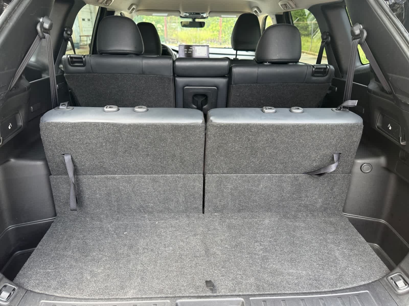 Used 2025 Gray Mitsubishi SE image 16