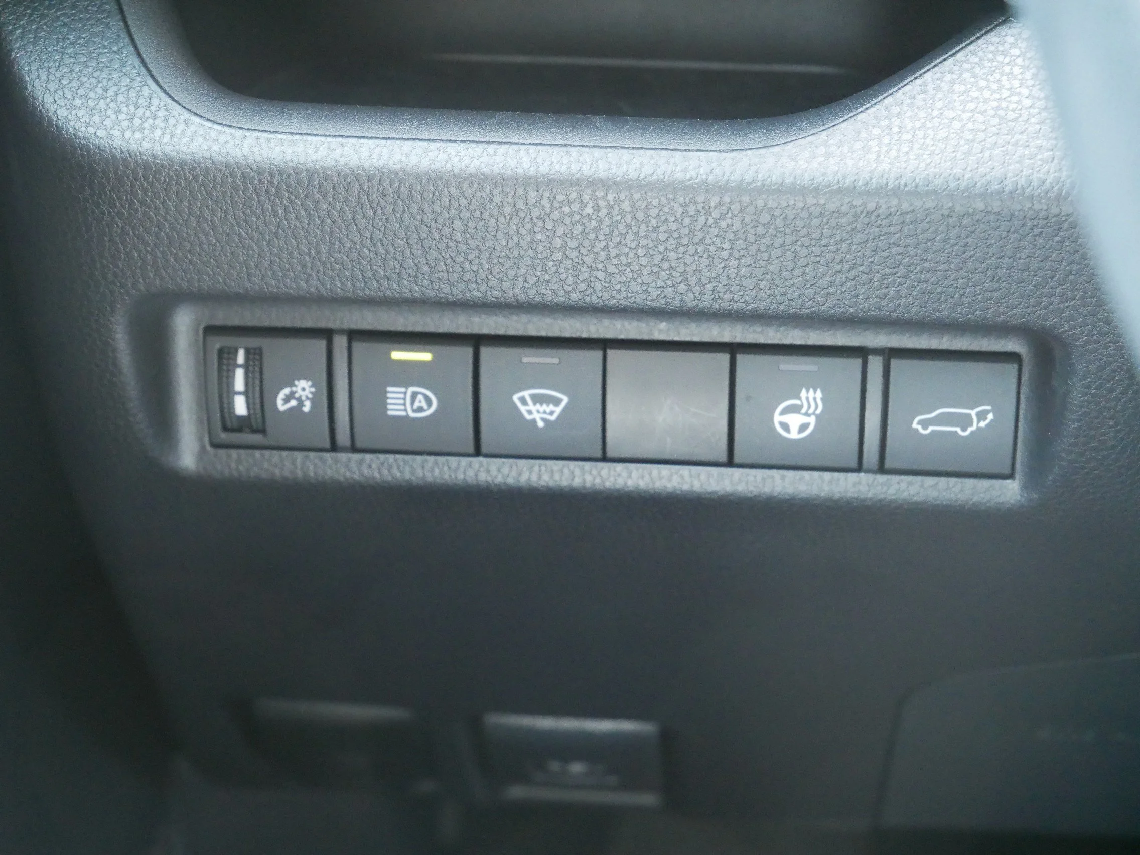 Used 2021 Magnetic Gray Metallic Toyota XLE Premium image 26