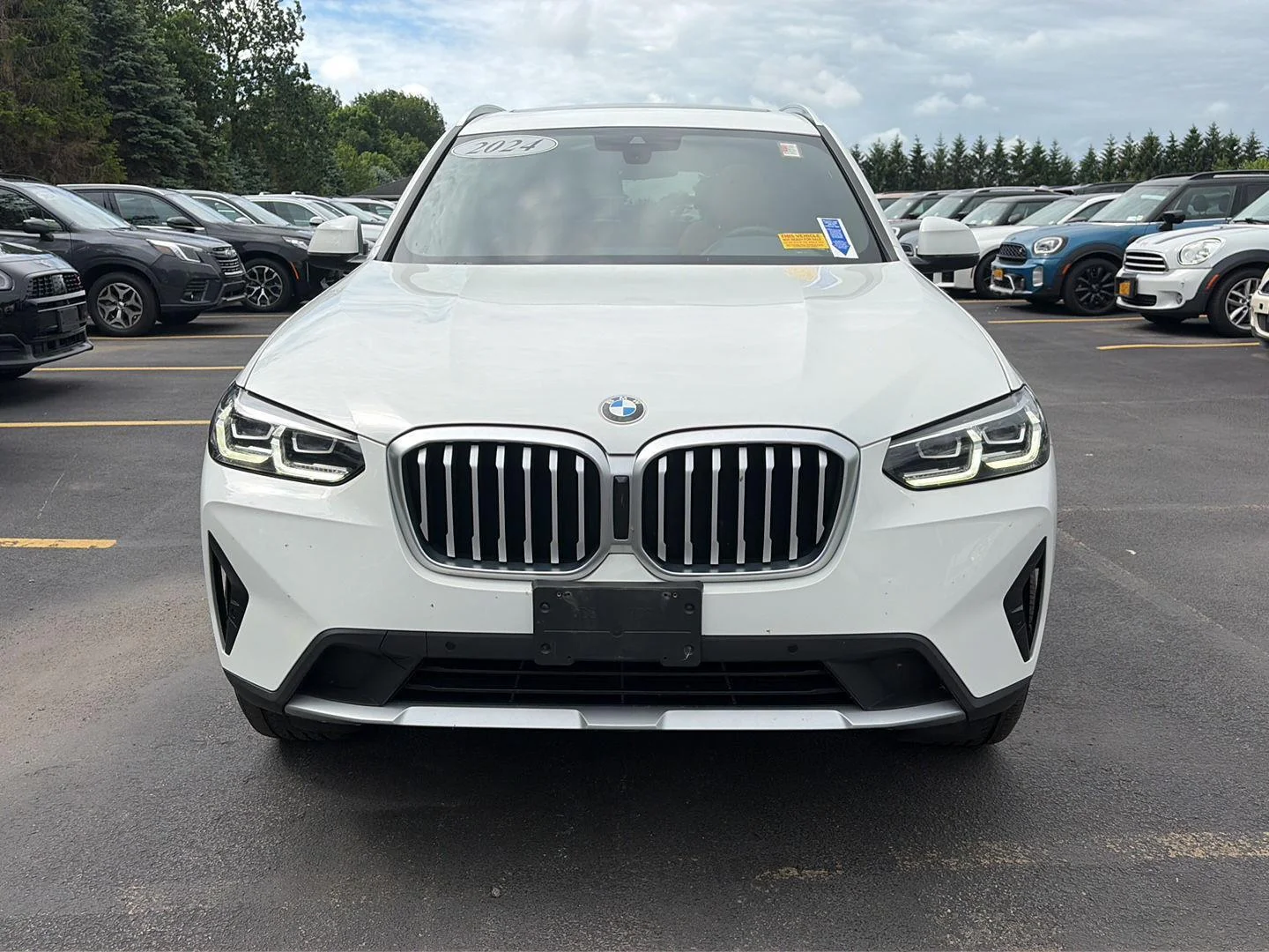 Used 2024 Alpine White BMW xDrive30i image 7