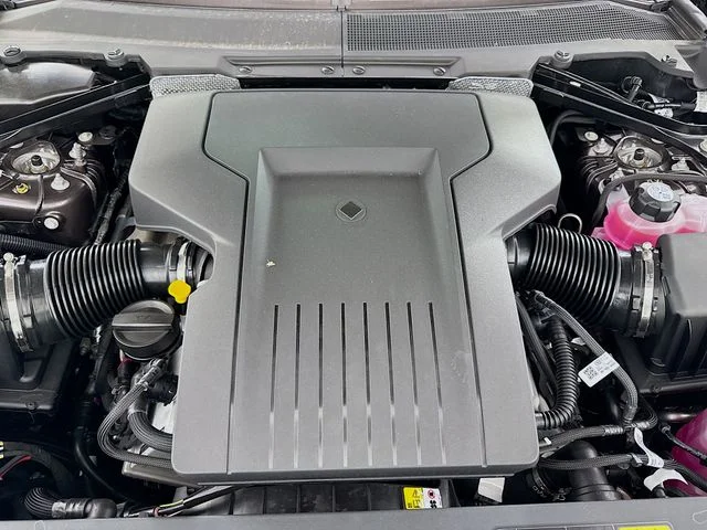 New 2026 Charente Grey Land Rover  OCTA image 32