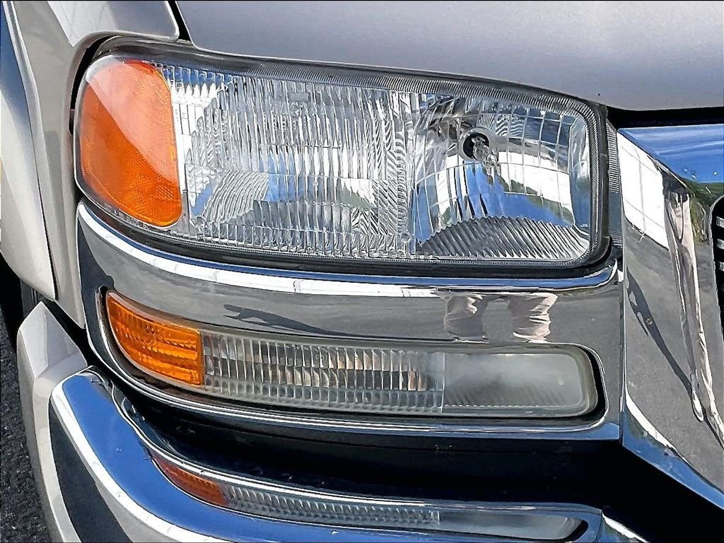 Used 2005 Silver Birch Metallic GMC SLE image 30