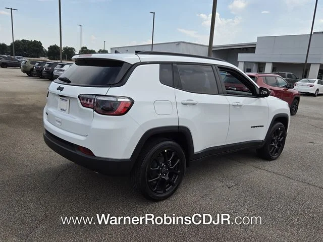 New 2026 Bright White Clear-Coat Exterior Paint Jeep Latitude image 12