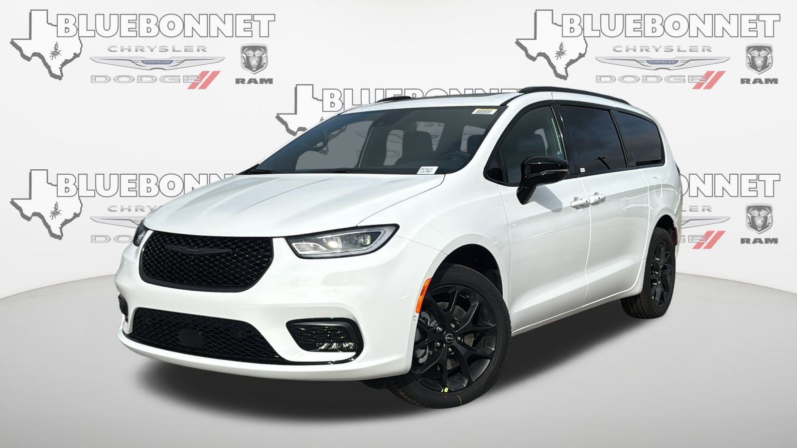2026 Chrysler Pacifica Limited AWD's photo