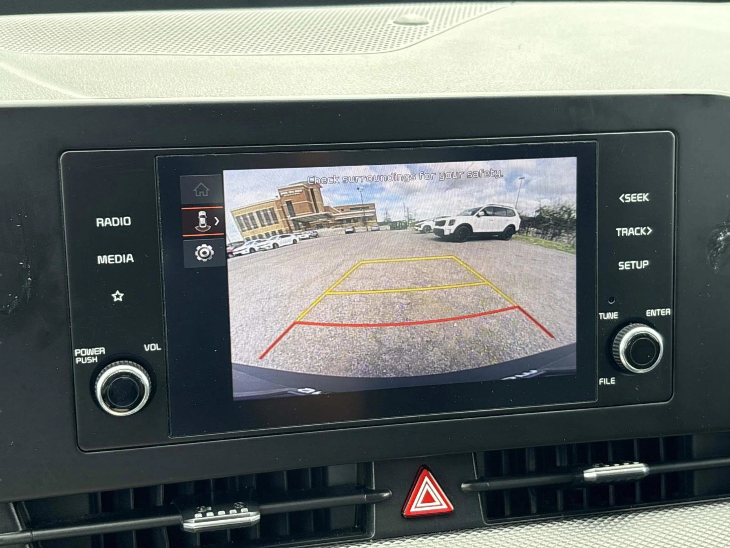 2024 Kia Sportage LX - Photo 29