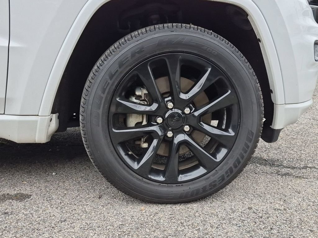 Used 2021 White Jeep Laredo X image 28
