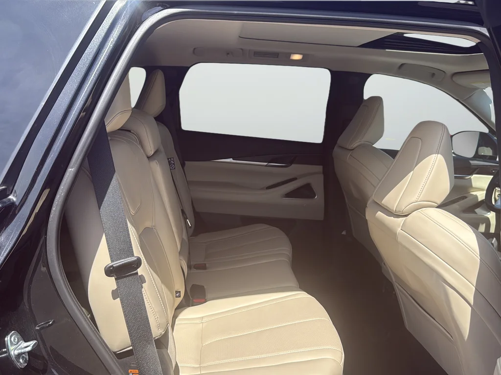 Used 2023 Black INFINITI Sensory image 14