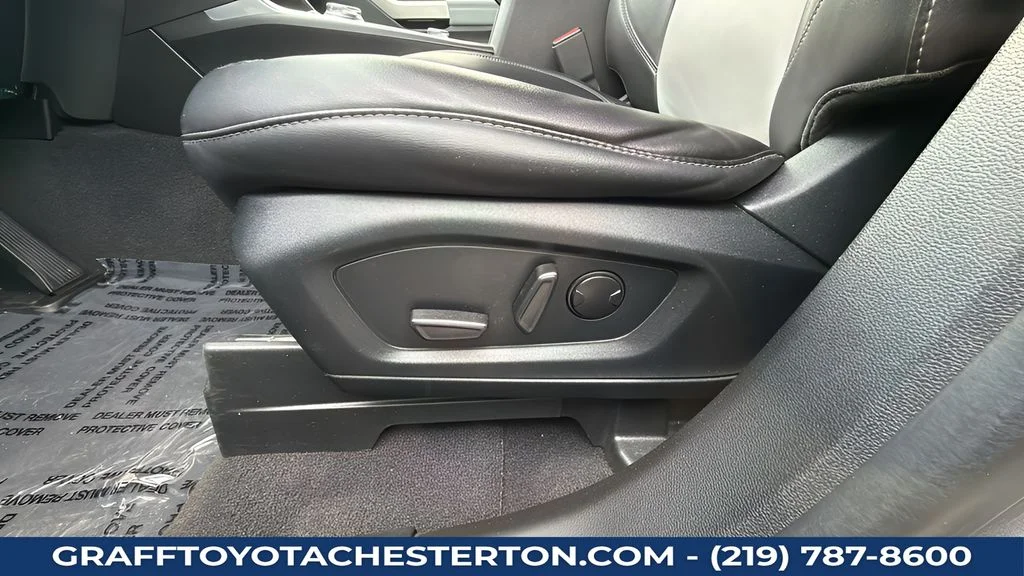 Used 2023 Gray Ford XLT image 15