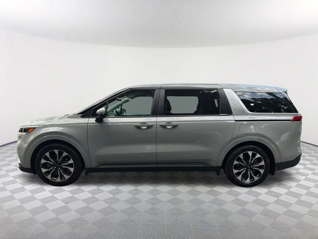 Used 2024 White Kia EX image 8