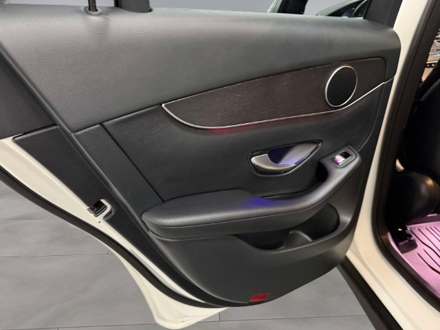 Certified Used 2022  Mercedes-Benz GLC 300 image 11