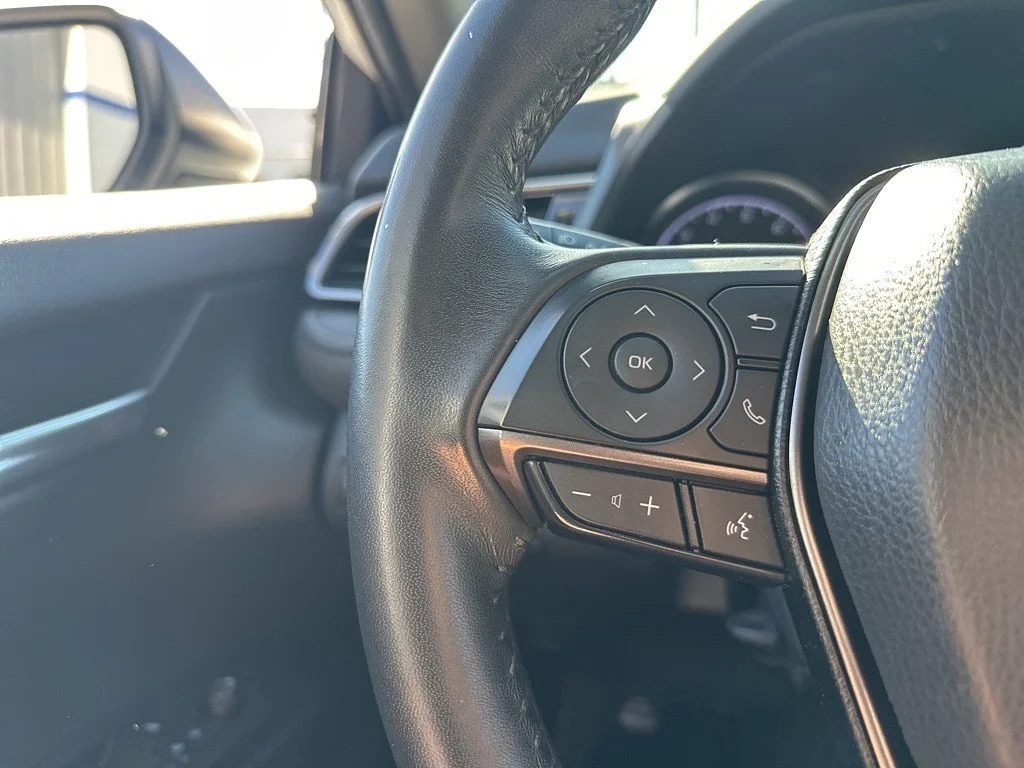 Used 2023 Ice Cap Toyota SE image 6
