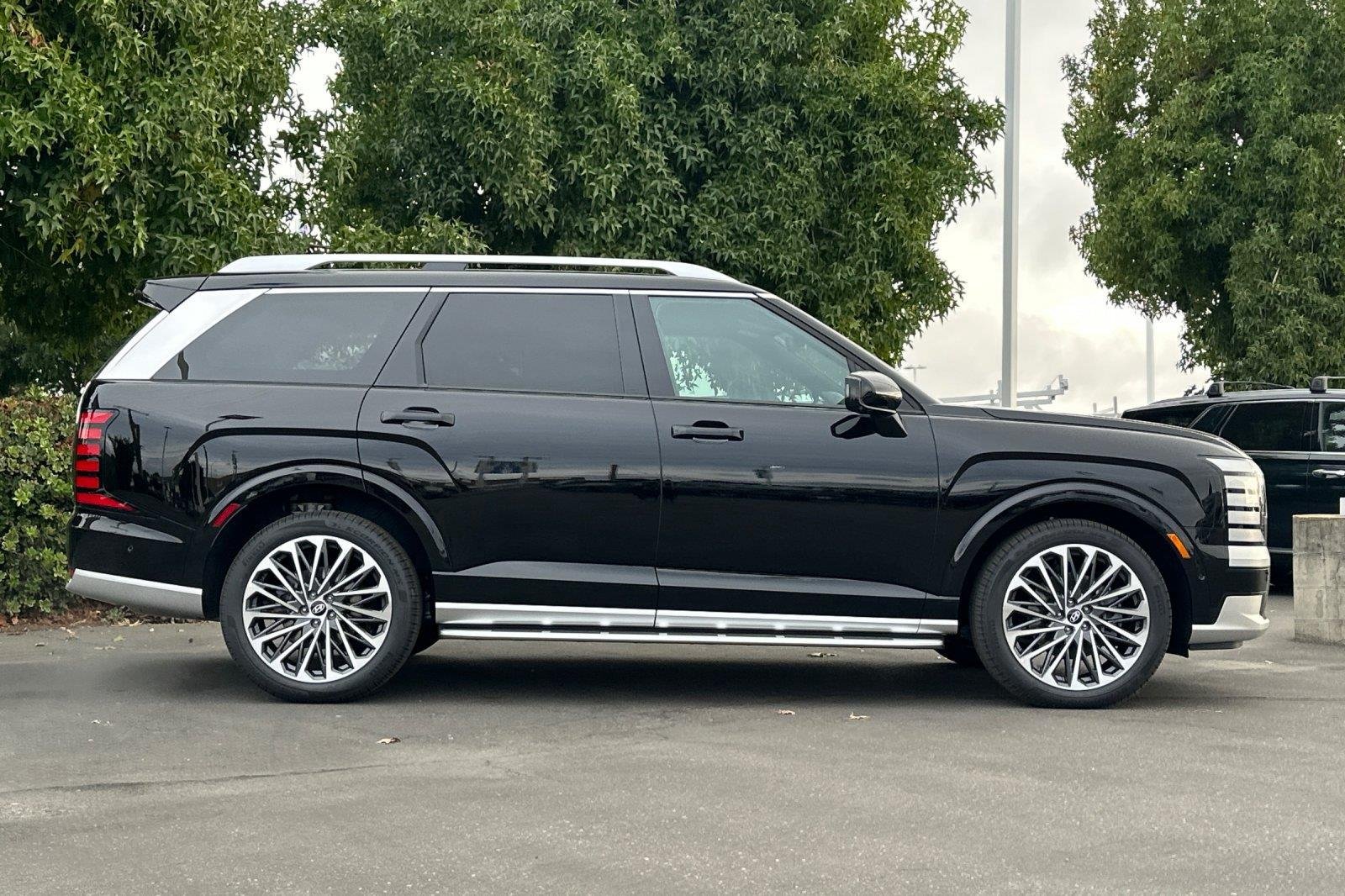 New 2026 Abyss Black Pearl Hyundai Calligraphy AWD image 32