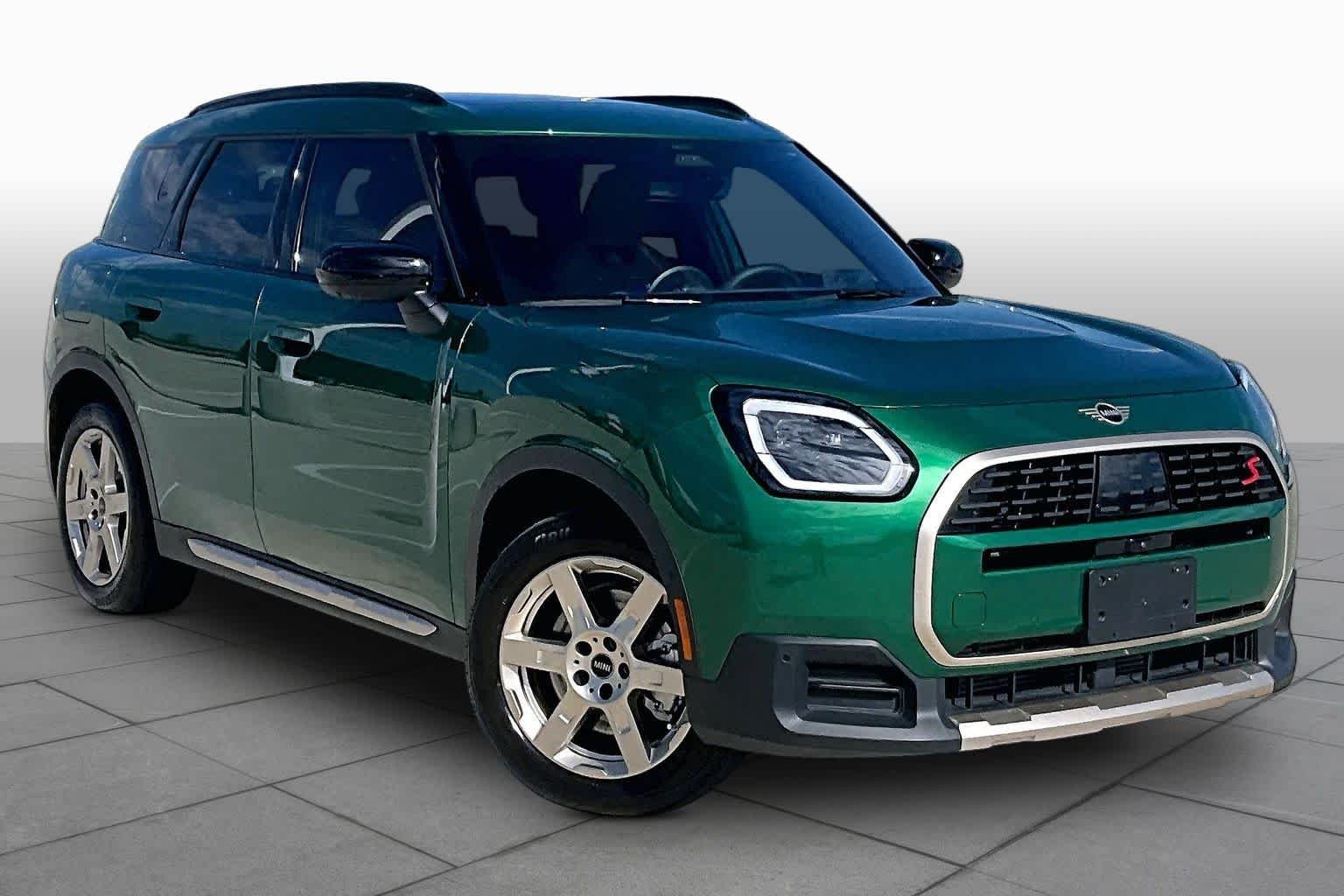 Used 2025 British Racing Green IV Metallic MINI S image 2