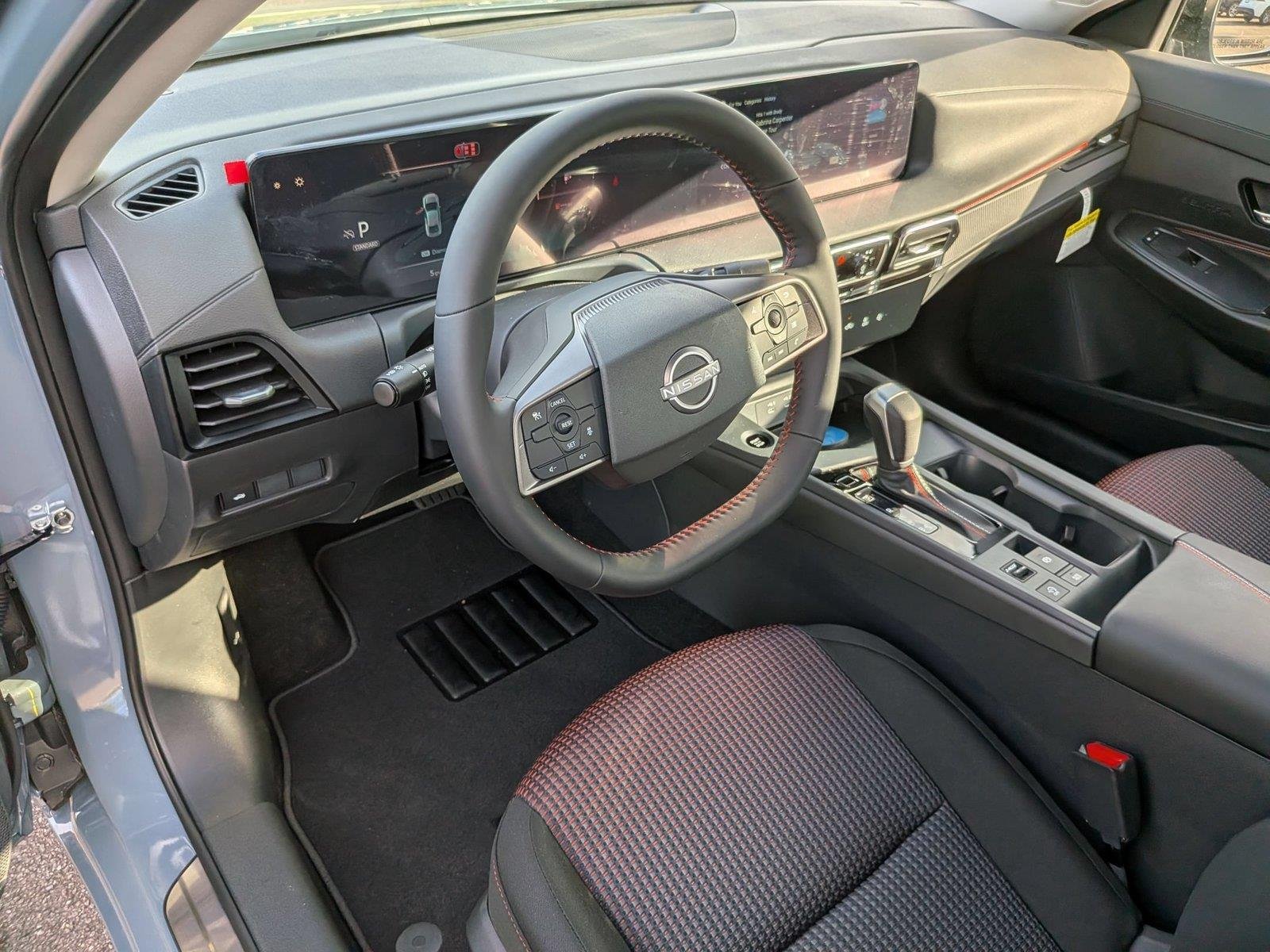 New 2027 Atlantic Gray Metallic / Super Black Two-tone Nissan SR image 19