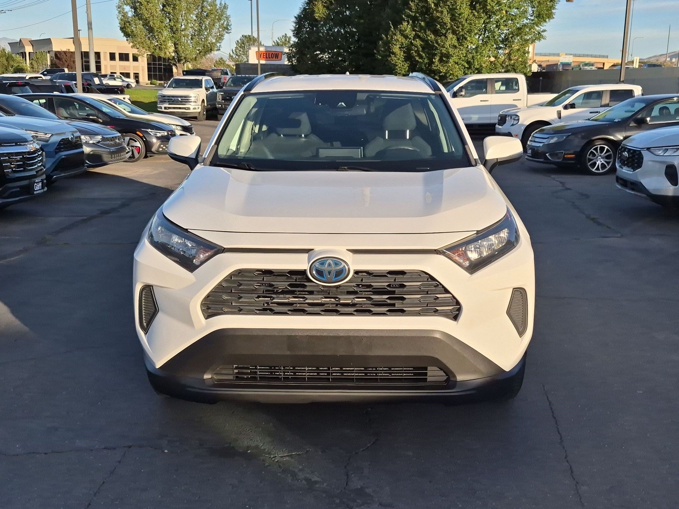 Used 2019 Super White Toyota Hybrid LE image 9