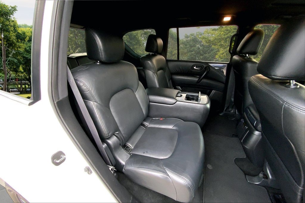 Used 2023 White Nissan SL image 25