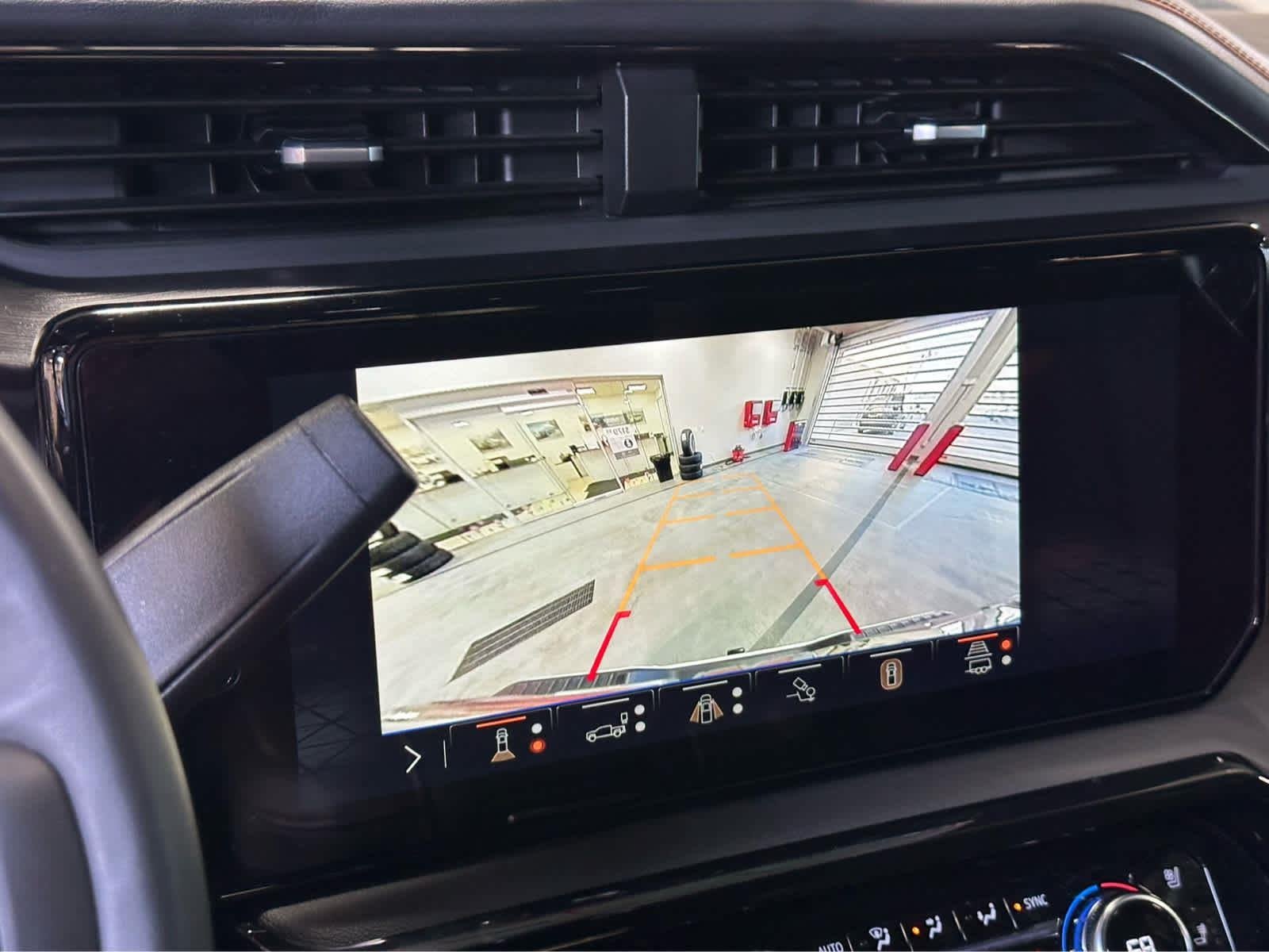 2025 GMC Sierra 3500HD AT4 - Photo 30