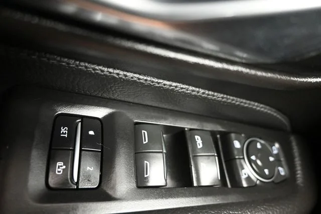 Used 2021 Black GMC Denali image 24