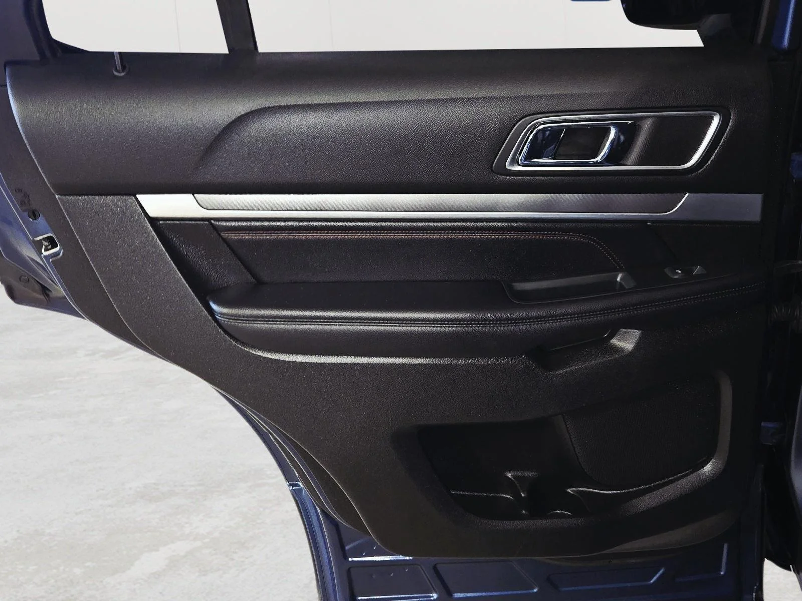 Used 2018 Blue Ford Sport image 50