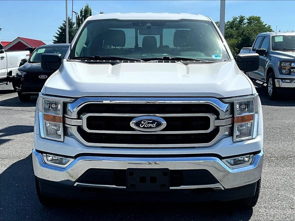 New 2022 White Ford XLT image 2
