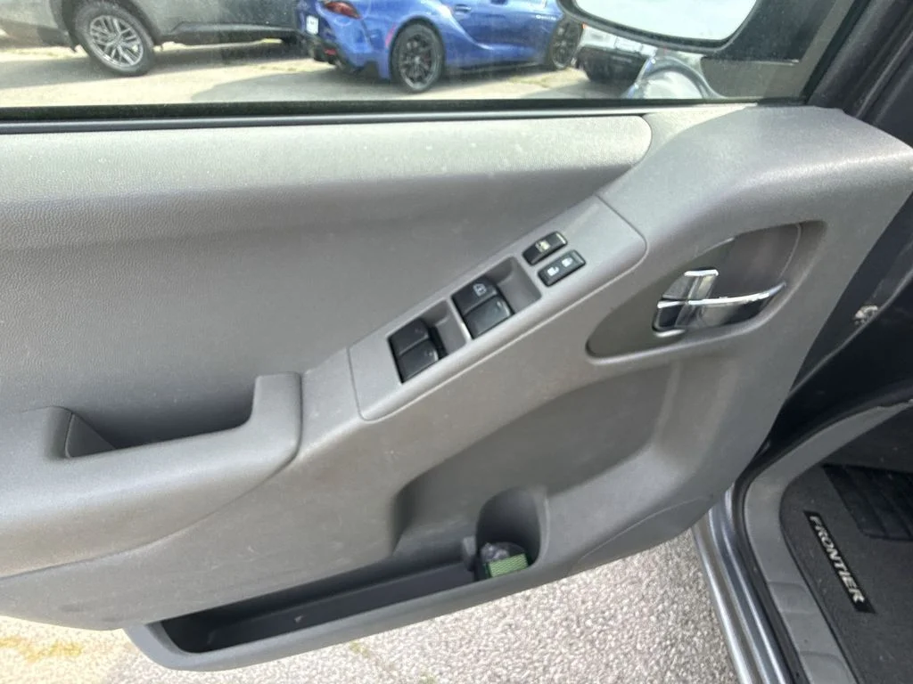 Used 2019 Gray Nissan SV image 13