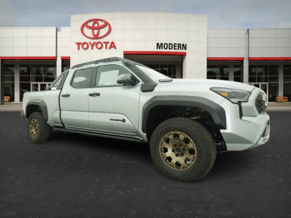 New 2025 Celestial Silver M Toyota Trailhunter image 30