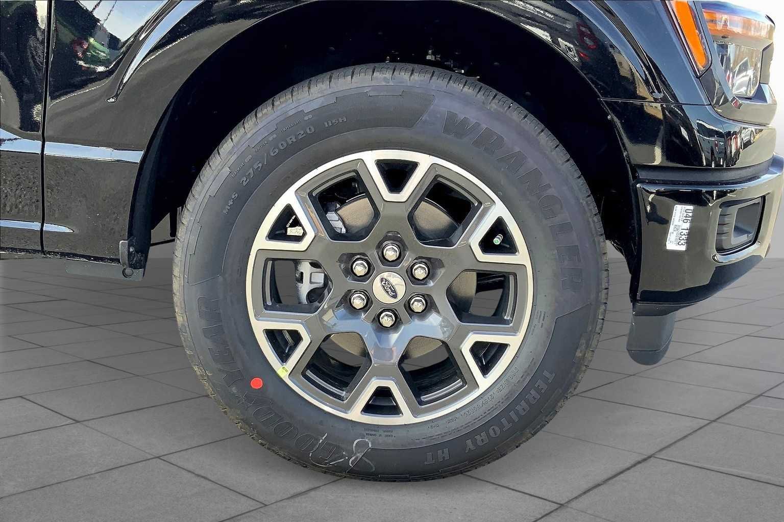 2025 Ford F-150 STX - Photo 12