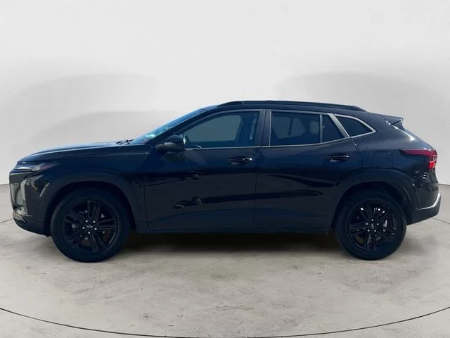 Used 2024 Black Metallic Chevrolet Activ image 2