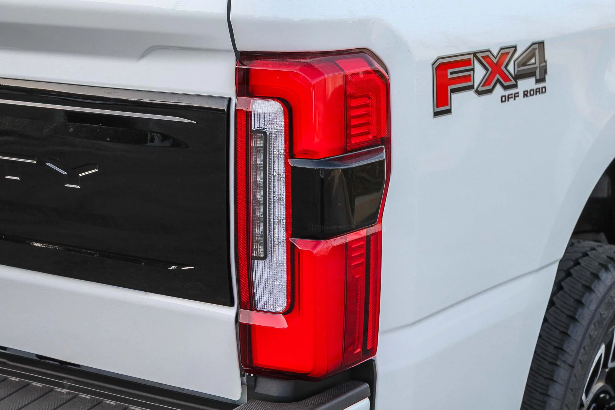 New 2026 Star White Metallic Tri-Coat Ford F-350® Platinum® image 9