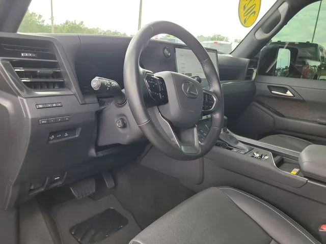 Used 2024  Lexus 550 Premium+ image 20