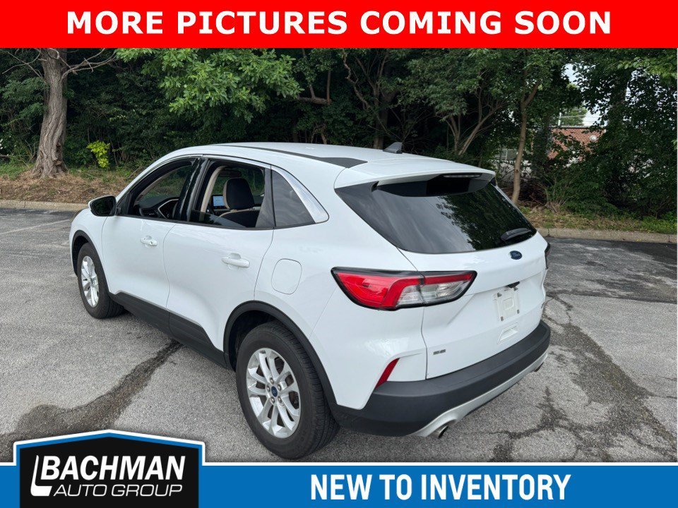 Used 2020 Star White Metallic Tri-Coat Ford SE image 5