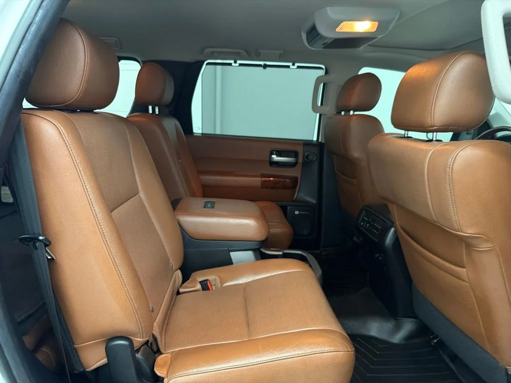 Used 2021 White Toyota Platinum image 29