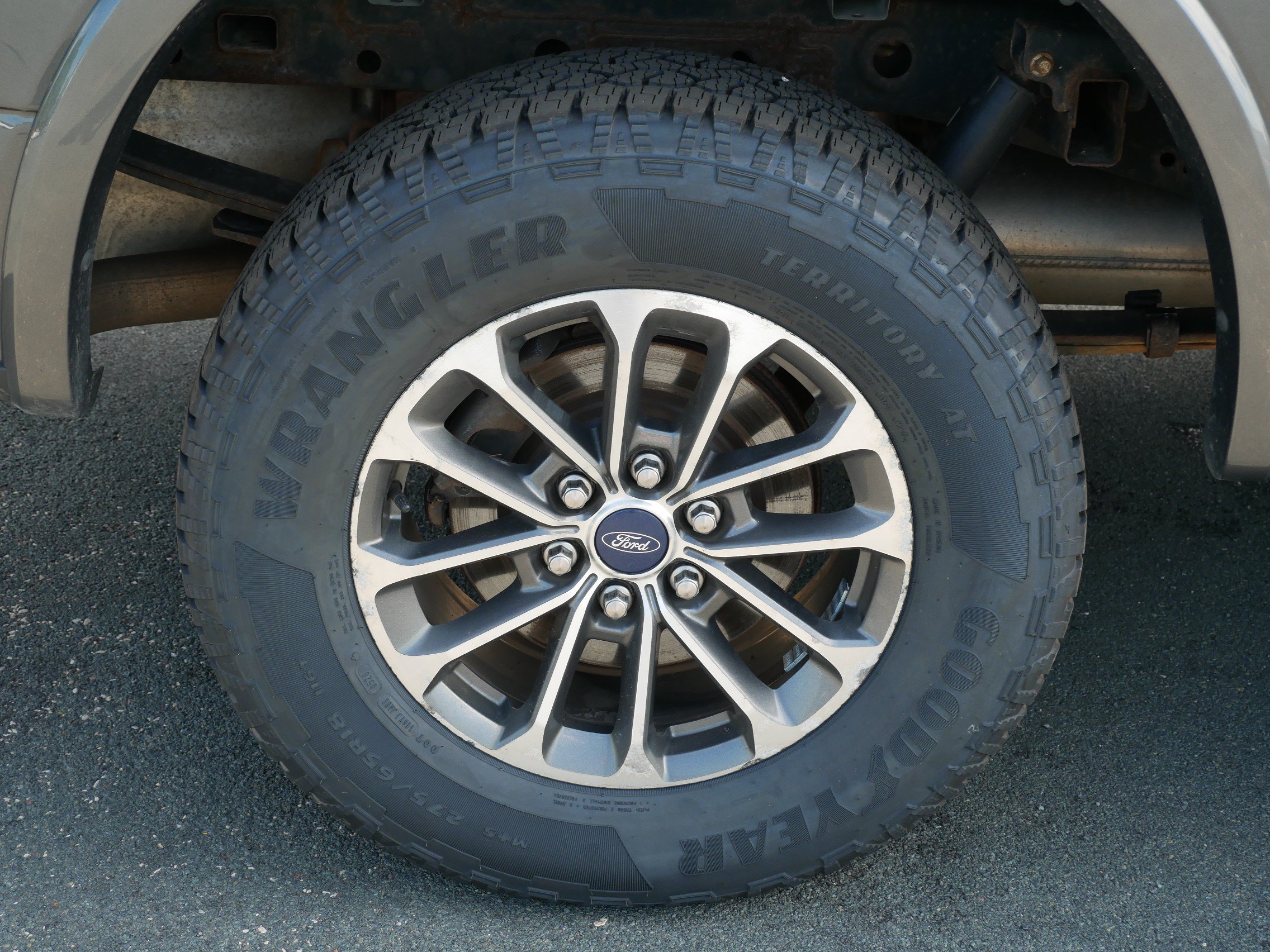 Used 2018 Gray Ford XLT image 9