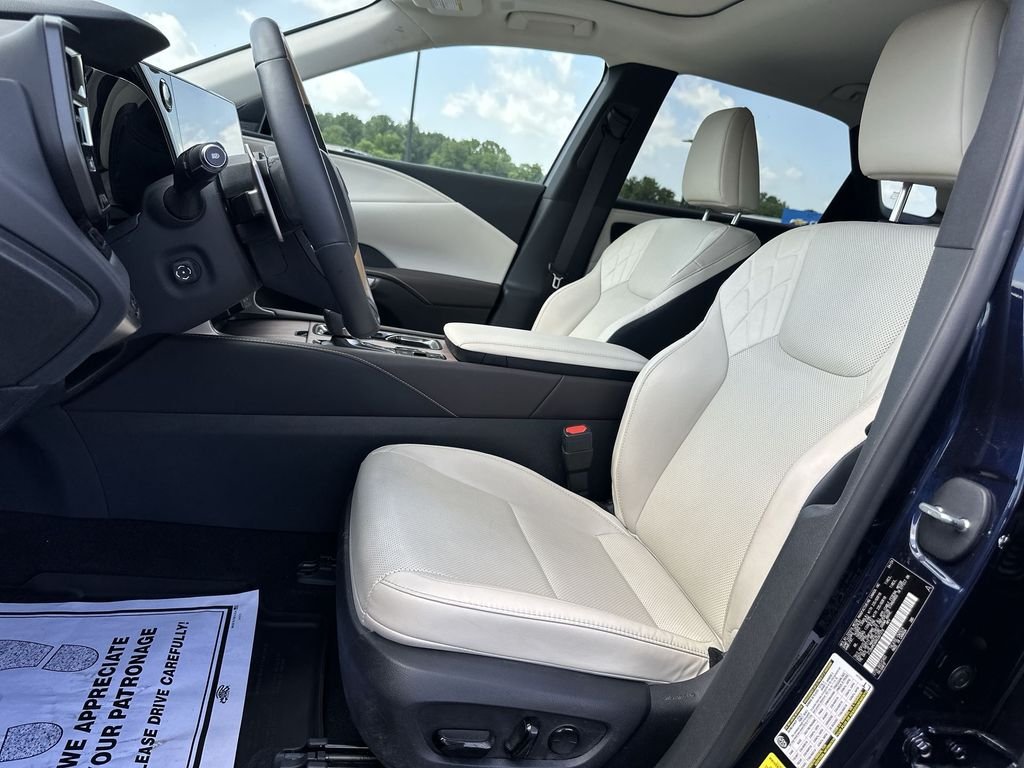 Used 2024  Lexus 350 Premium image 17