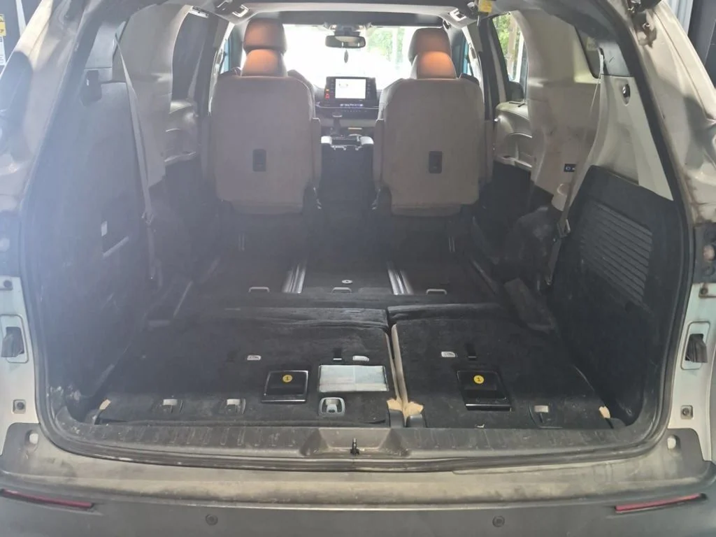 Certified Used 2022 Silver Toyota XLE image 6