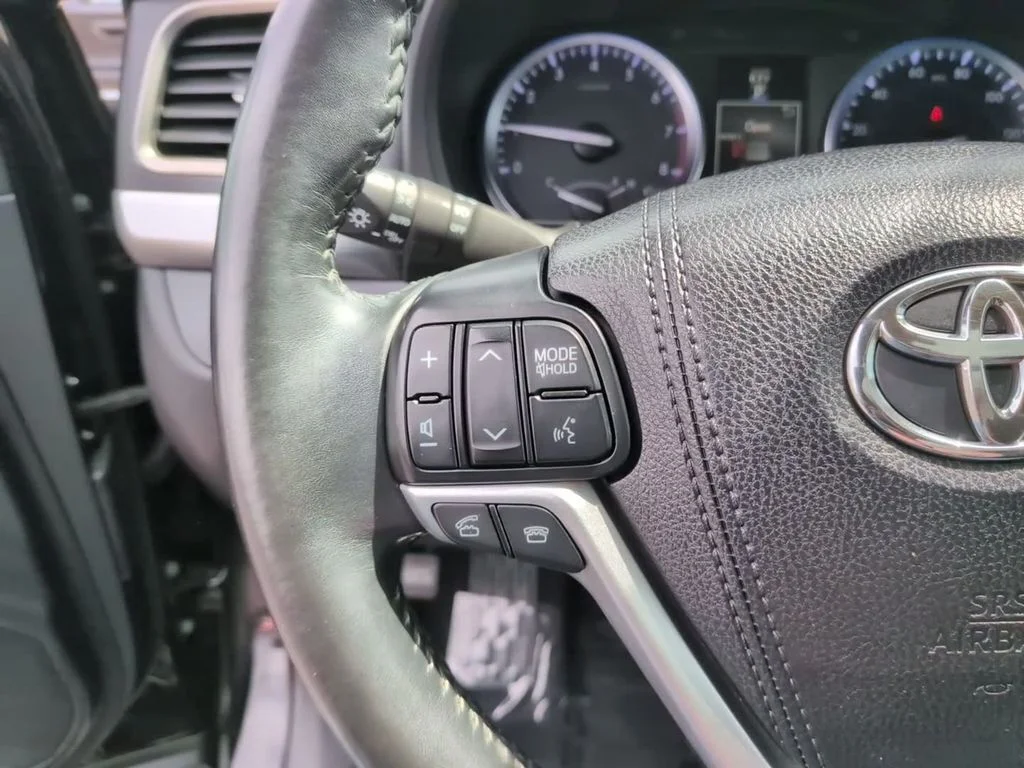 Used 2016 Black Toyota Limited image 14