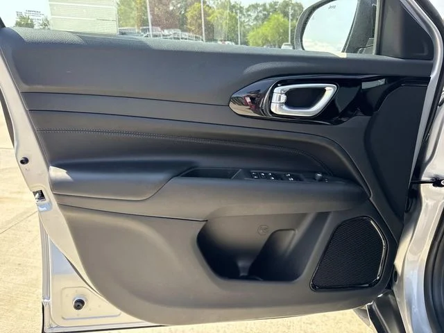 New 2026 Silver Jeep Latitude image 20