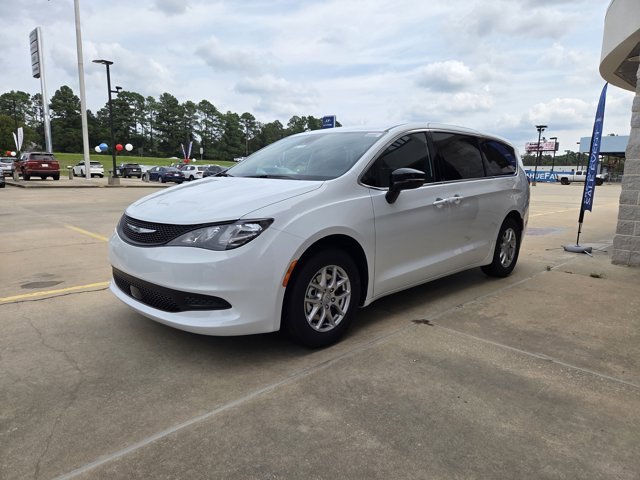 2026 Chrysler Voyager LX's photo