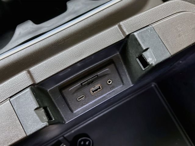Used 2020 White GMC Denali image 37
