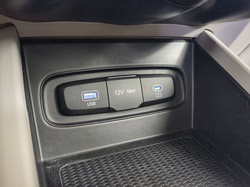 2025 Hyundai Venue SEL - Photo 34