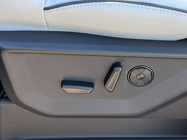 New 2025 Agate Black Metallic Ford Platinum® image 16